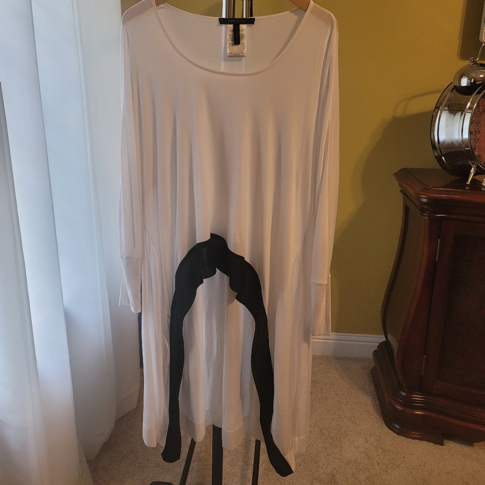 BCBG Maxazria high low top size L